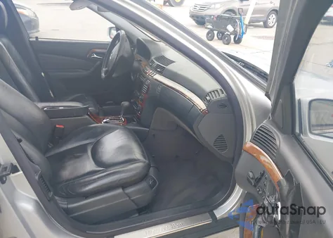 2001 Mercedes-Benz S 500 z USA, uszkodzony, nr VIN WDBNG75J11A218146